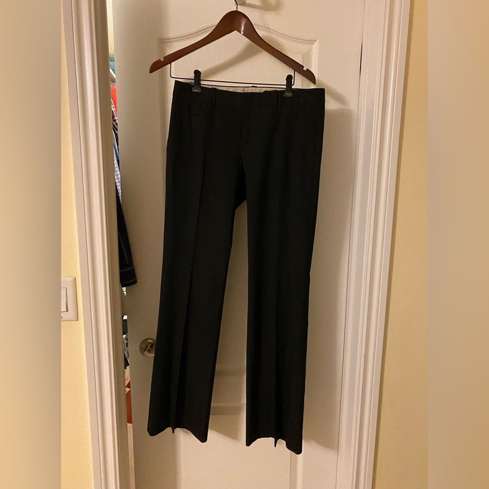 Beautiful black Gap straight leg trousers (size 2 but fits like 4) with pickets